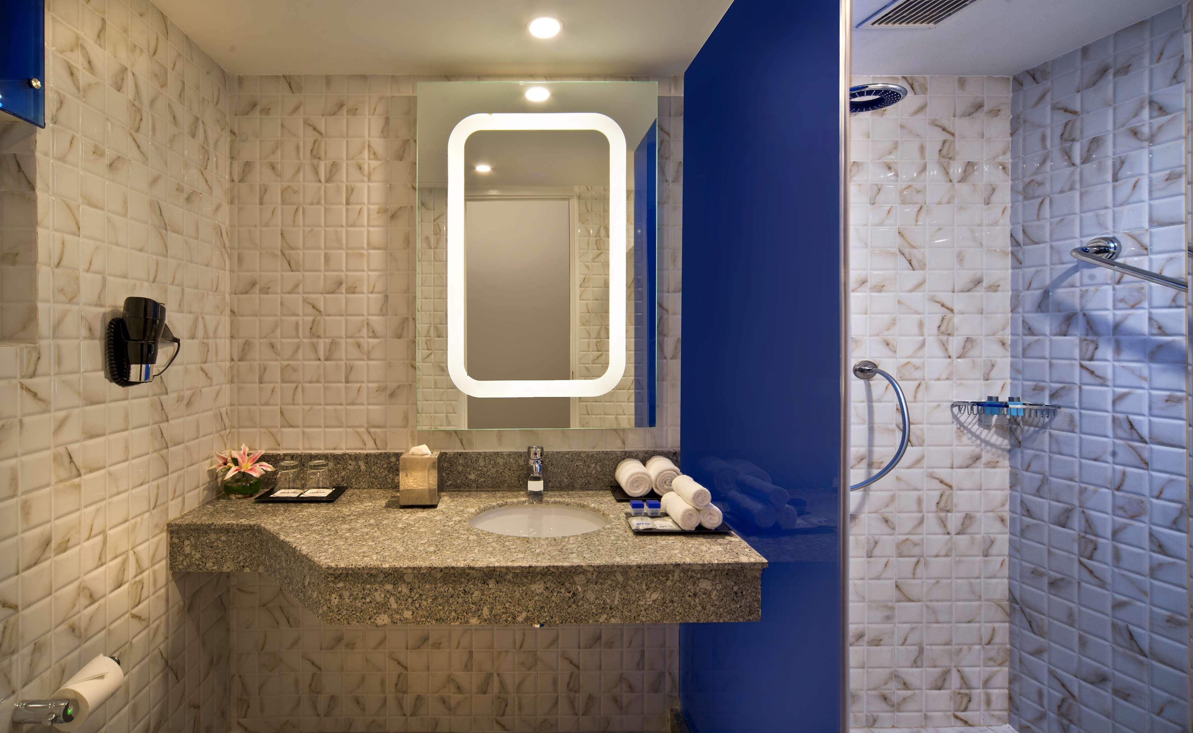 Park Inn By Radisson Amritsar Airport Экстерьер фото